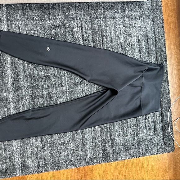 Alo High Waist 7/8 Airlift Legging in Black - Picture 5 of 7